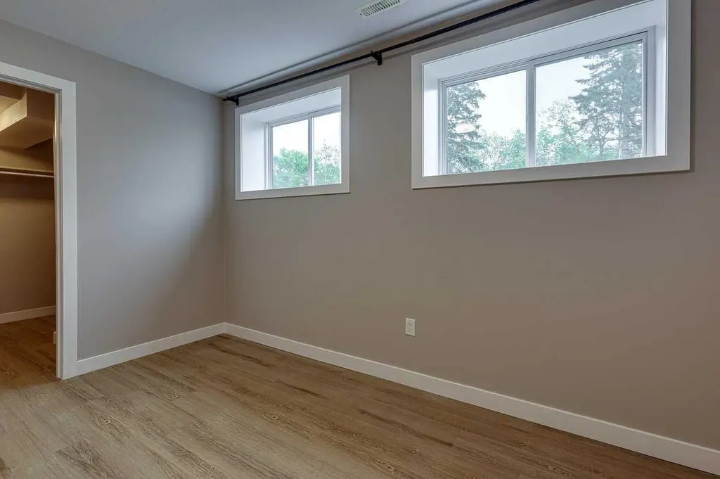 3801 50 Avenue Ponoka AB T4J 1C5