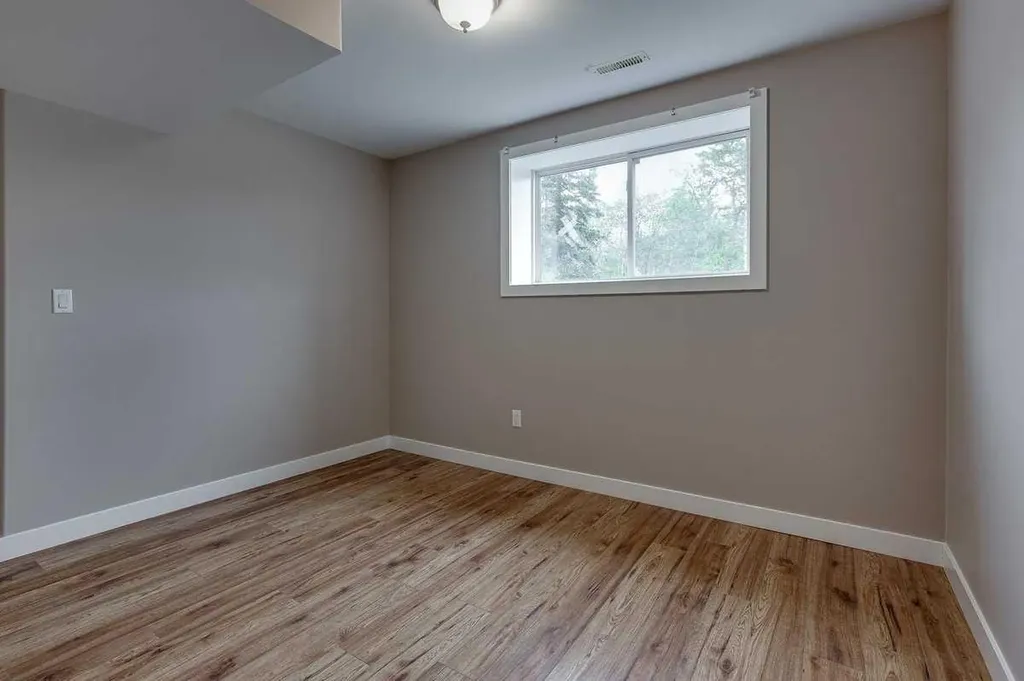 3801 50 Avenue Ponoka AB T4J 1C5