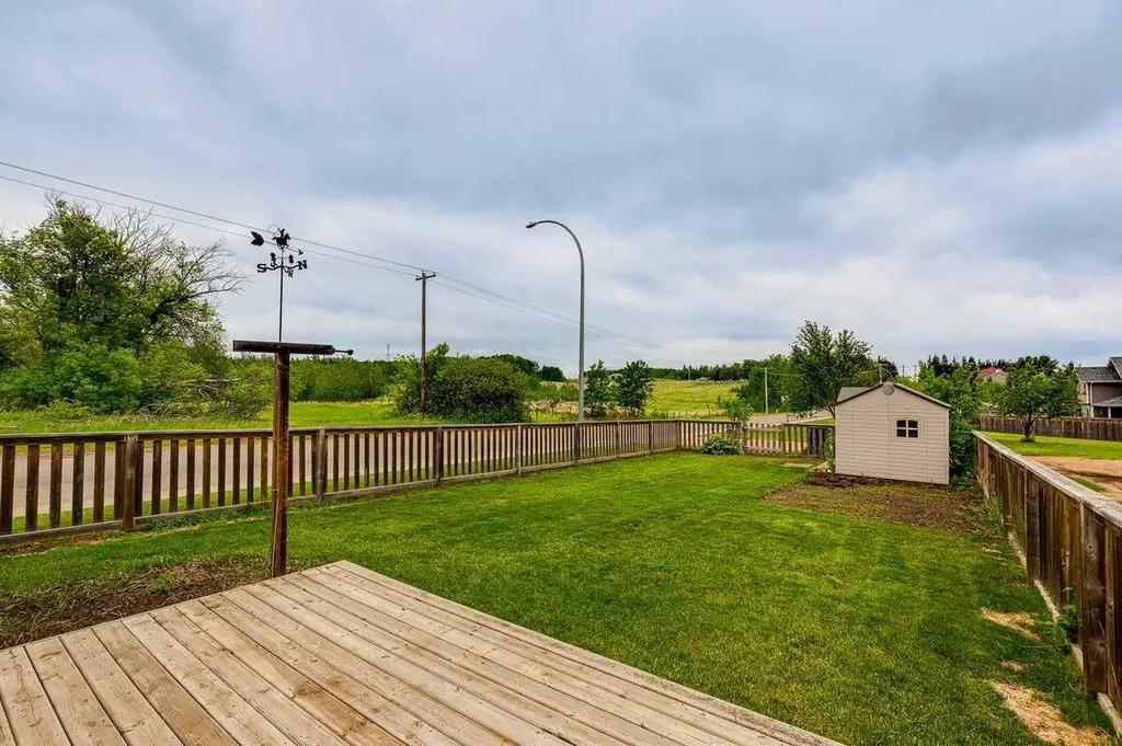 3801 50 Avenue Ponoka AB T4J 1C5
