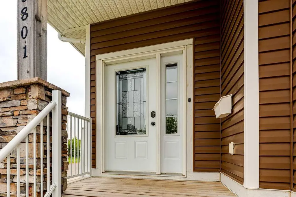 3801 50 Avenue Ponoka AB T4J 1C5