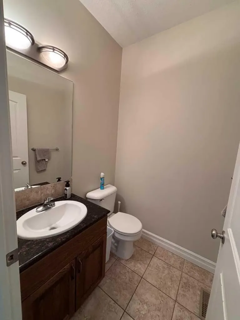 762 Heritage Boulevard W Lethbridge AB T1K0W1