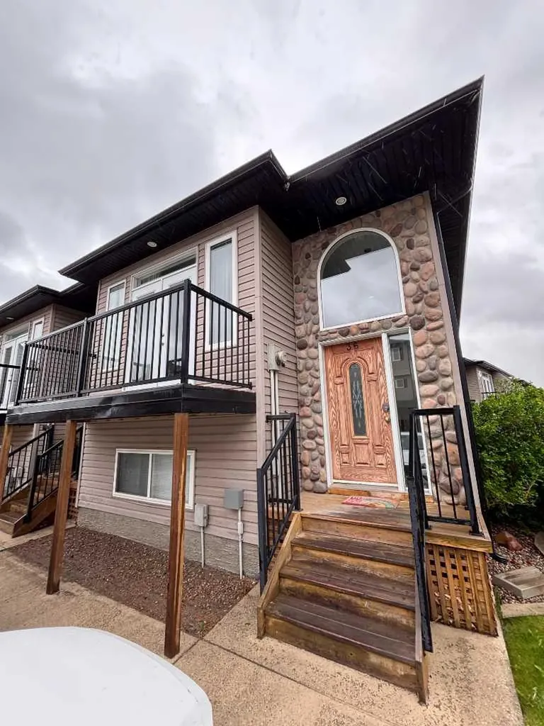 762 Heritage Boulevard W Lethbridge AB T1K0W1