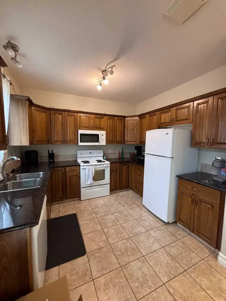 762 Heritage Boulevard W Lethbridge AB T1K0W1