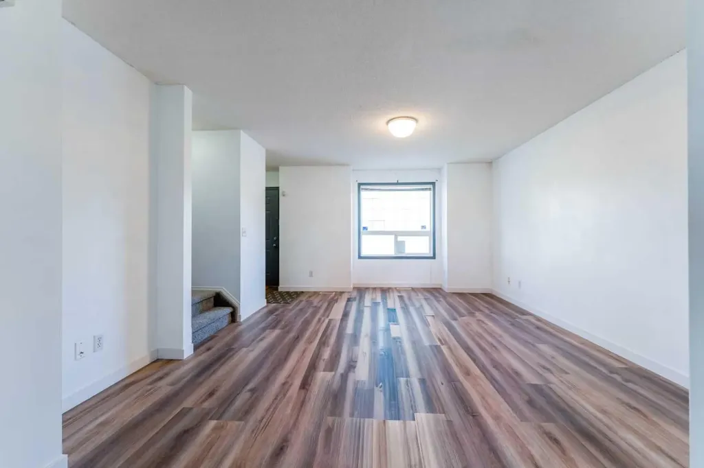 111 Tarawood Lane NE Calgary AB T3J 5C2