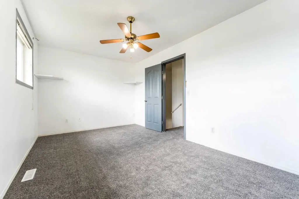 111 Tarawood Lane NE Calgary AB T3J 5C2