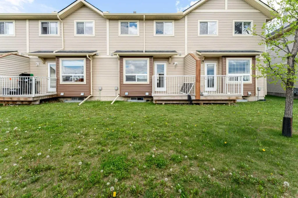 111 Tarawood Lane NE Calgary AB T3J 5C2