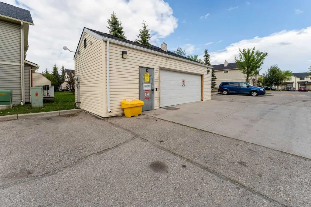 111 Tarawood Lane NE Calgary AB T3J 5C2