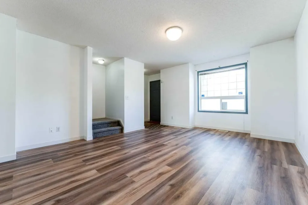 111 Tarawood Lane NE Calgary AB T3J 5C2