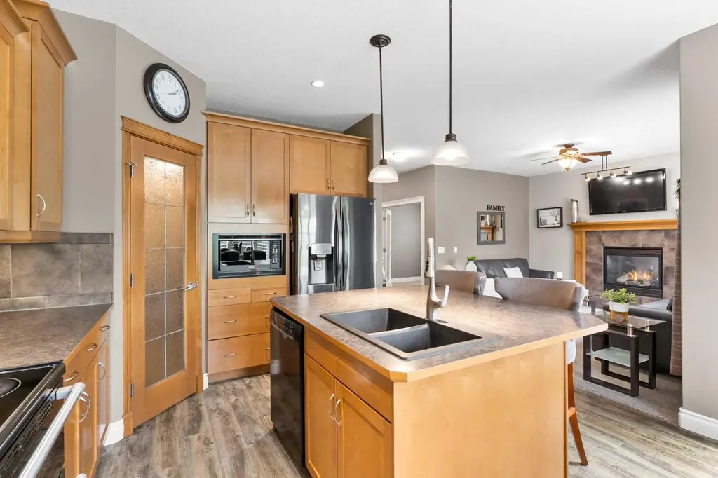 2016 Sagewood Point SW Airdrie AB T4B 3P1