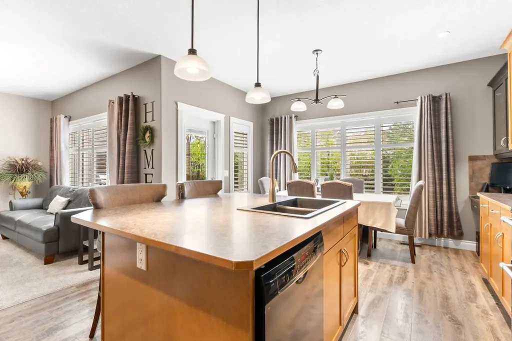 2016 Sagewood Point SW Airdrie AB T4B 3P1