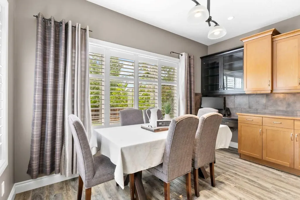 2016 Sagewood Point SW Airdrie AB T4B 3P1