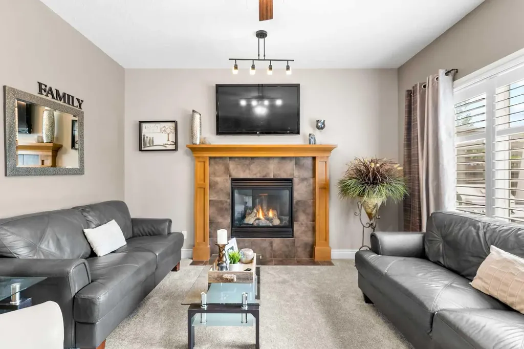 2016 Sagewood Point SW Airdrie AB T4B 3P1