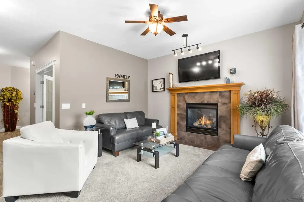 2016 Sagewood Point SW Airdrie AB T4B 3P1