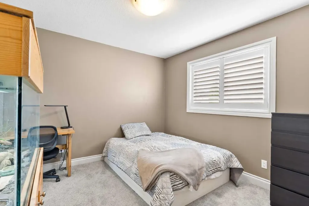 2016 Sagewood Point SW Airdrie AB T4B 3P1