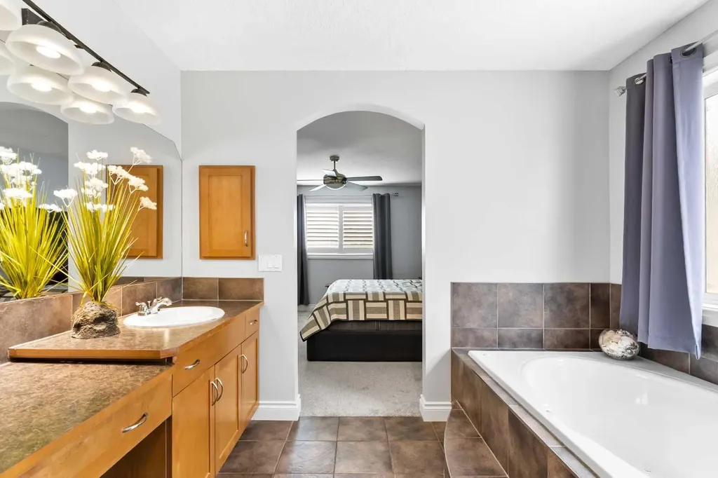 2016 Sagewood Point SW Airdrie AB T4B 3P1