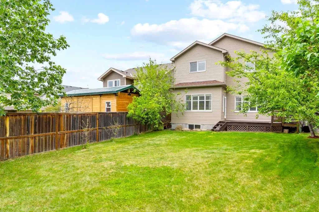 2016 Sagewood Point SW Airdrie AB T4B 3P1