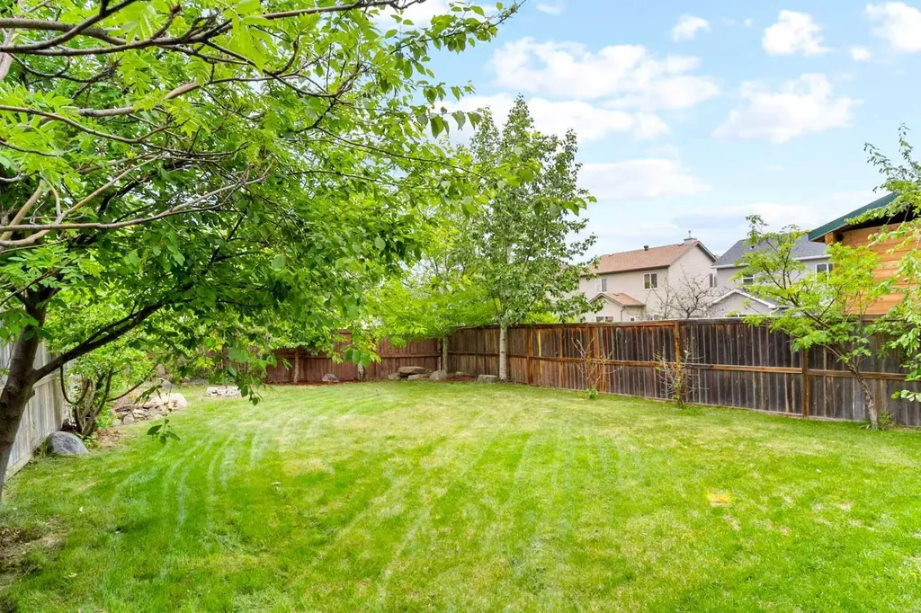 2016 Sagewood Point SW Airdrie AB T4B 3P1