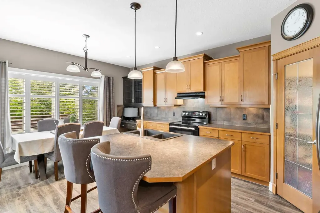 2016 Sagewood Point SW Airdrie AB T4B 3P1