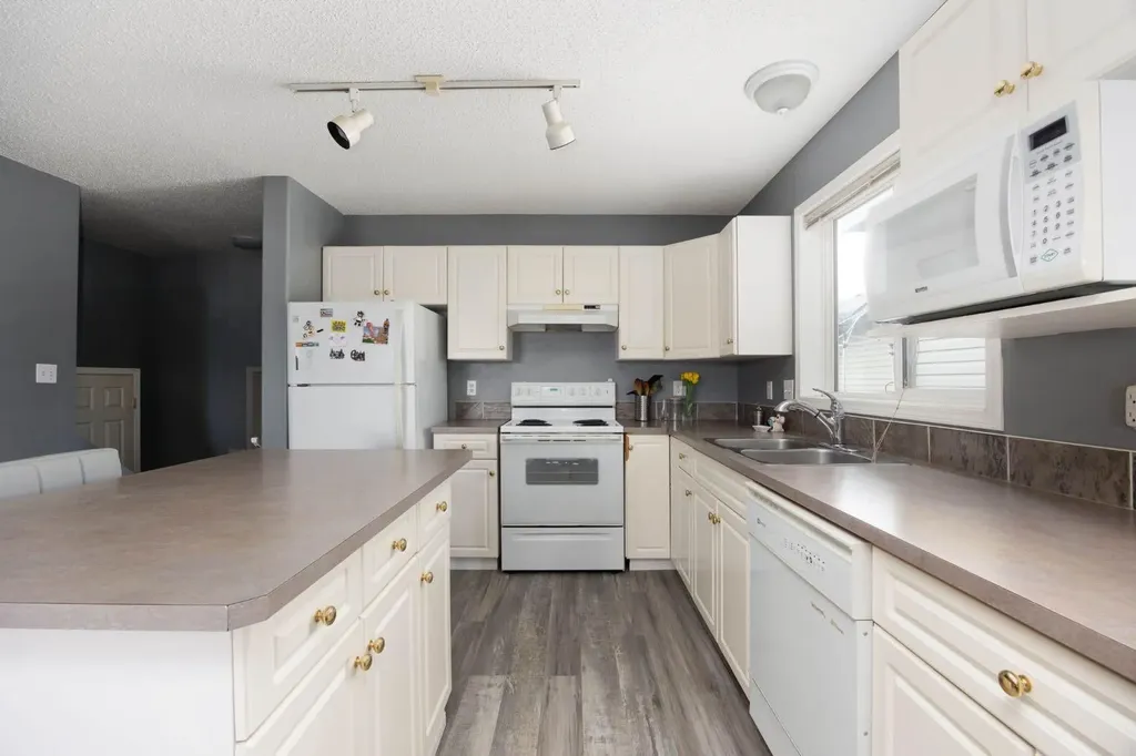 240 Sitka Drive Fort Mcmurray AB T9H 5C9