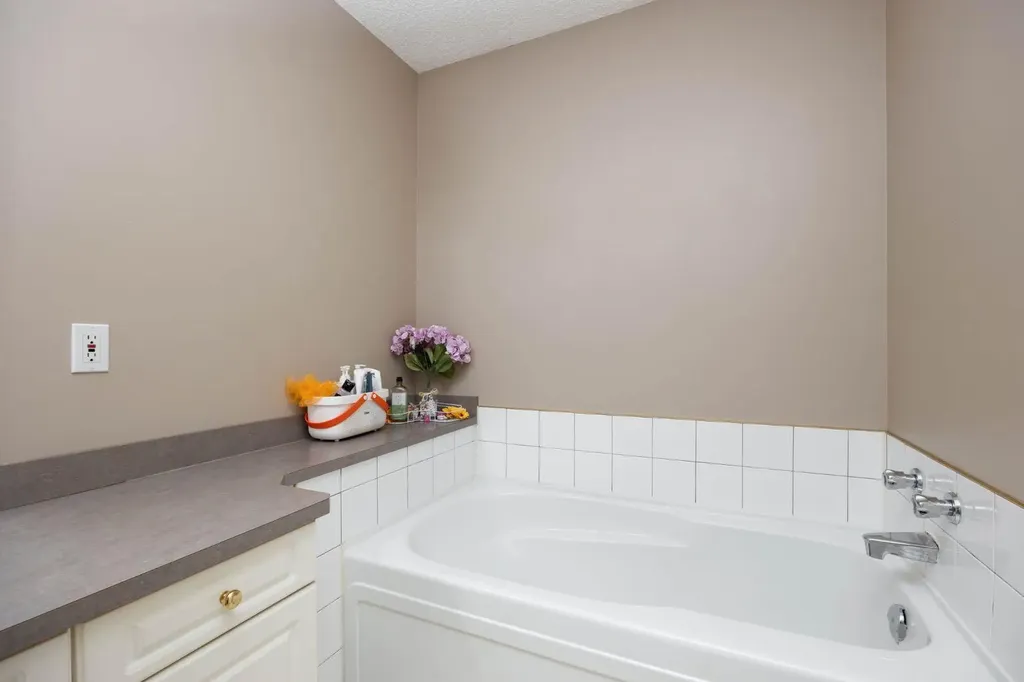 240 Sitka Drive Fort Mcmurray AB T9H 5C9