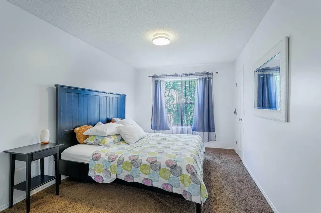 63 Coventry View NE Calgary AB T3K 5H4