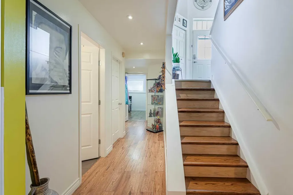 63 Coventry View NE Calgary AB T3K 5H4