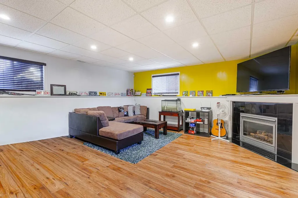 63 Coventry View NE Calgary AB T3K 5H4