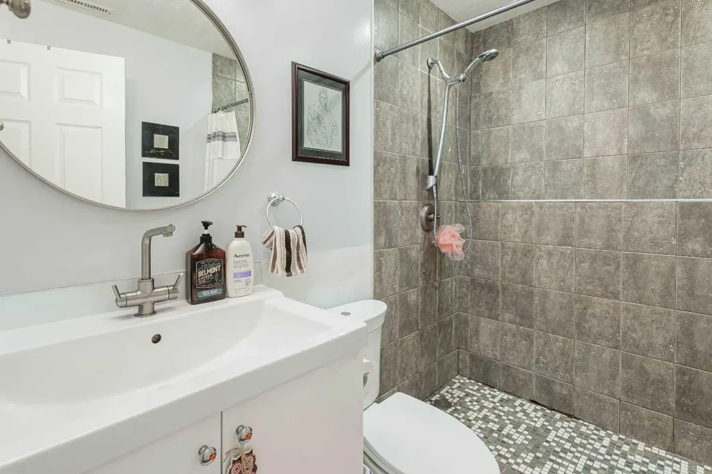 63 Coventry View NE Calgary AB T3K 5H4