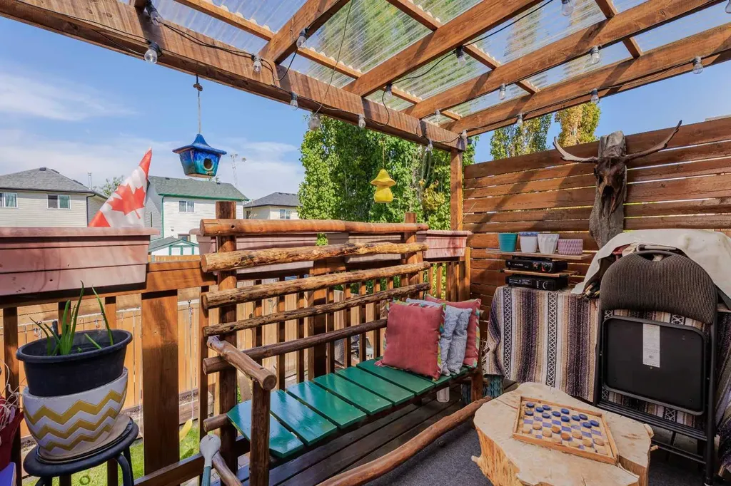 63 Coventry View NE Calgary AB T3K 5H4