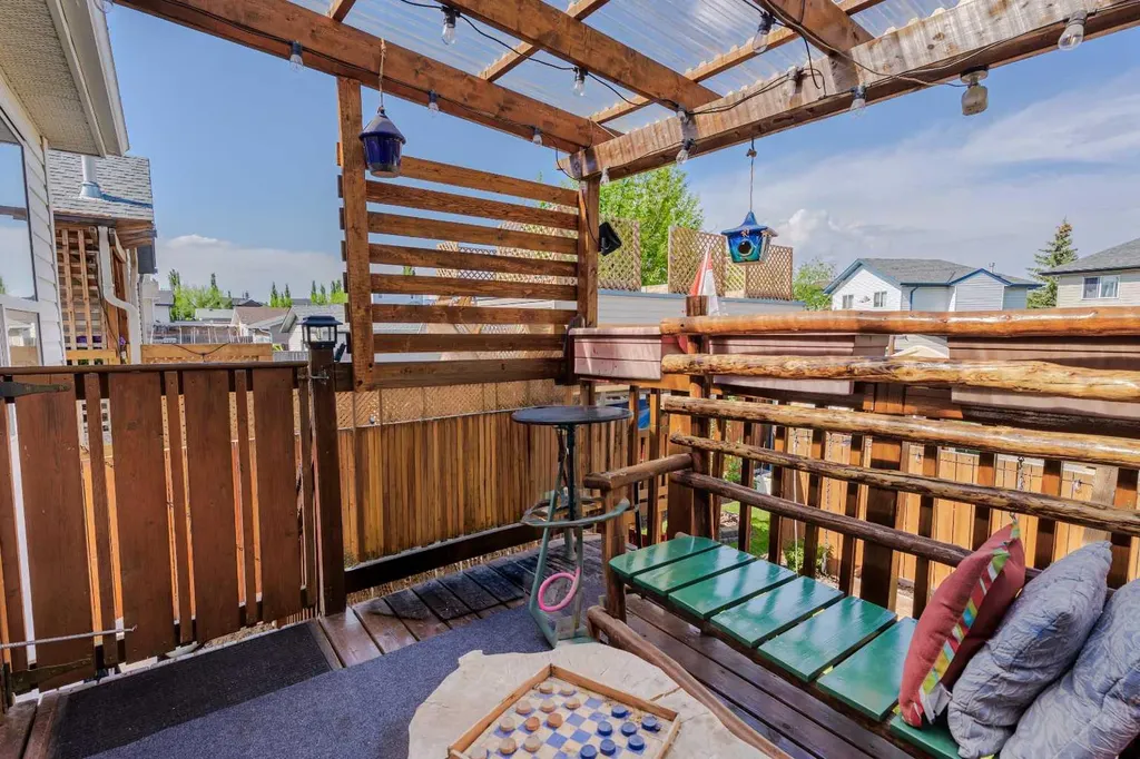63 Coventry View NE Calgary AB T3K 5H4