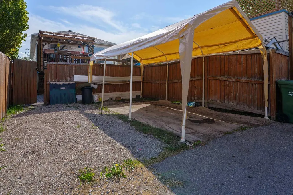 63 Coventry View NE Calgary AB T3K 5H4
