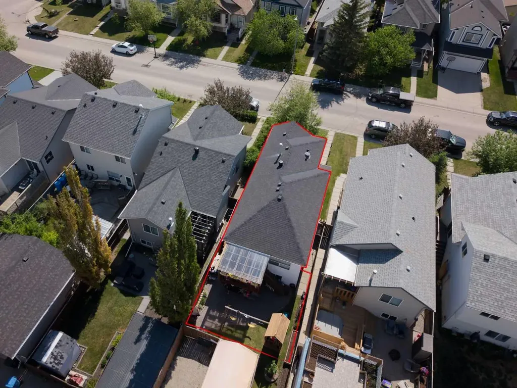 63 Coventry View NE Calgary AB T3K 5H4
