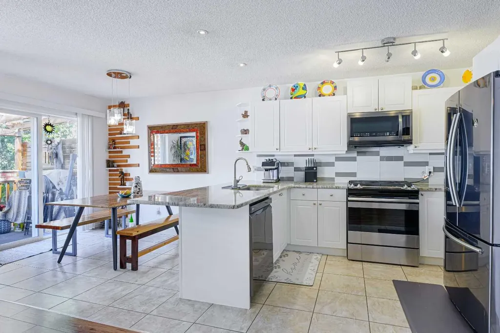 63 Coventry View NE Calgary AB T3K 5H4