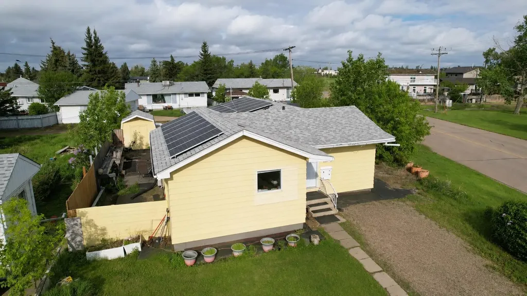 813 Centre Hanna AB T0J1P0