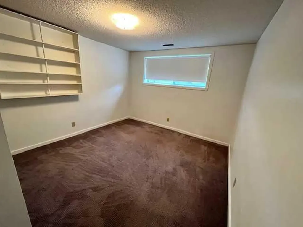62 Carleton Road W Lethbridge AB T1K 3X5