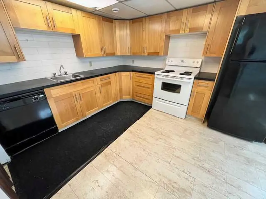 62 Carleton Road W Lethbridge AB T1K 3X5