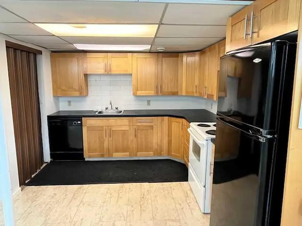 62 Carleton Road W Lethbridge AB T1K 3X5