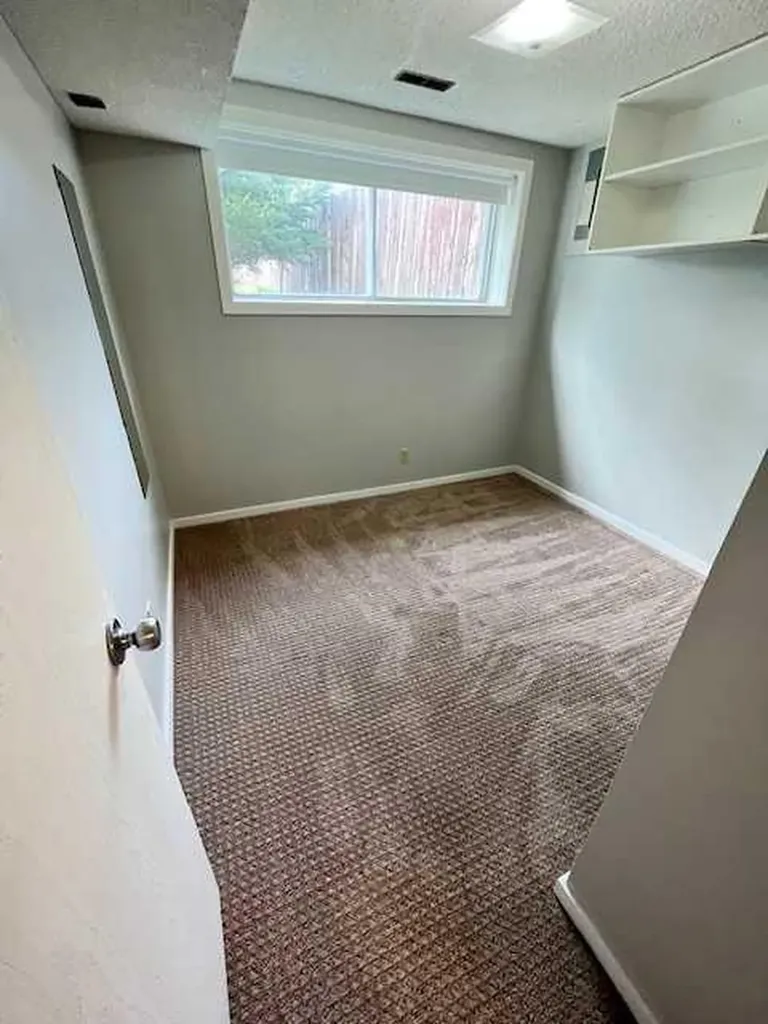 62 Carleton Road W Lethbridge AB T1K 3X5