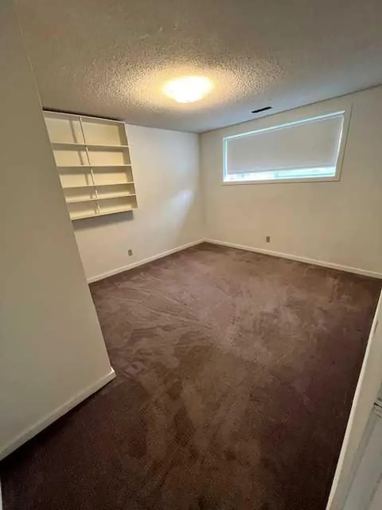 62 Carleton Road W Lethbridge AB T1K 3X5
