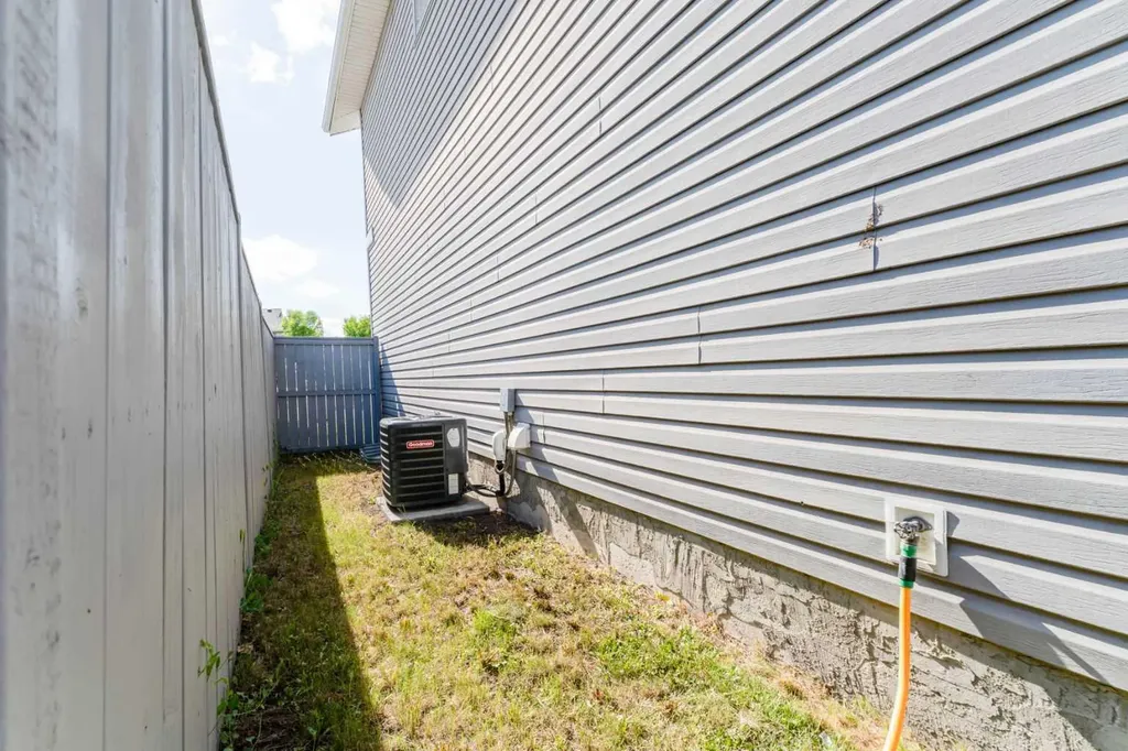 134 Tarawood Lane NE Calgary AB T3J 5A7