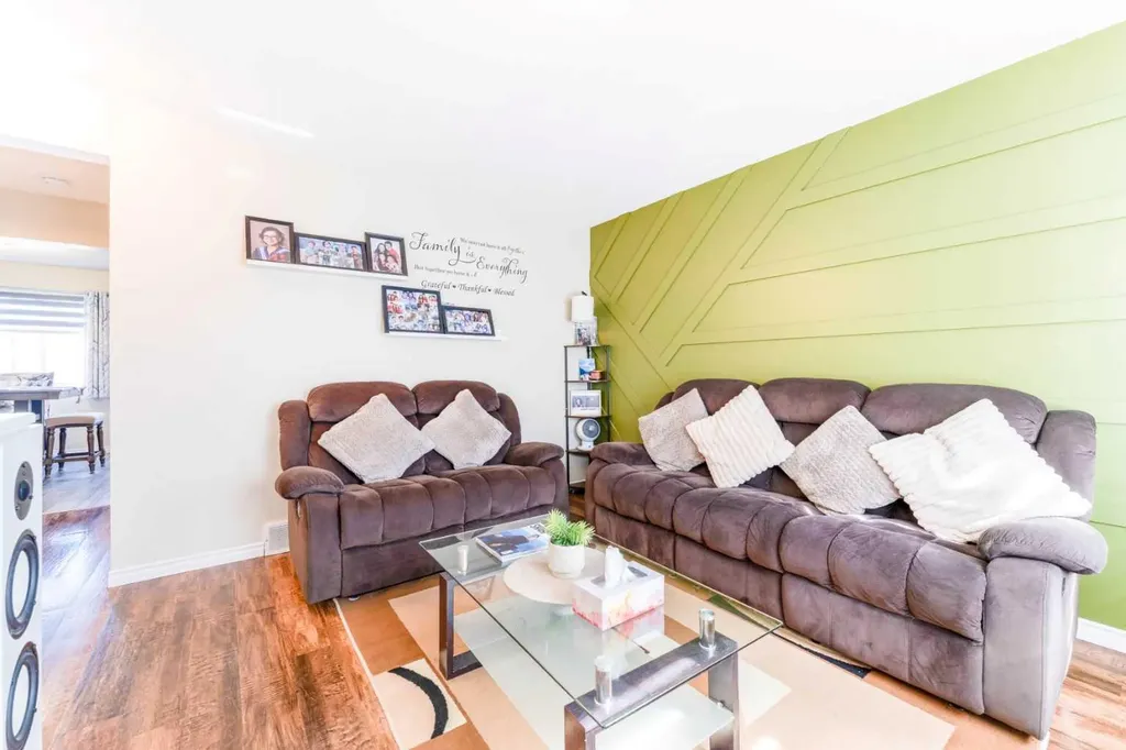 134 Tarawood Lane NE Calgary AB T3J 5A7