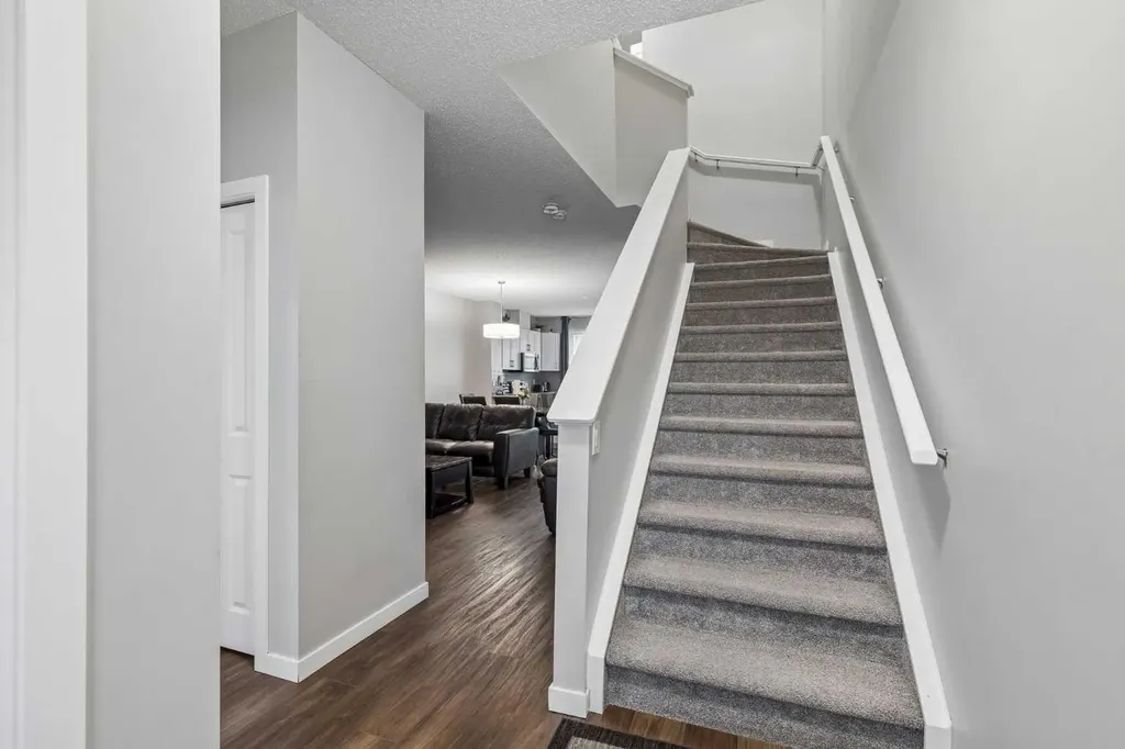 291 Magnolia Square SE Calgary AB T3M 2W6