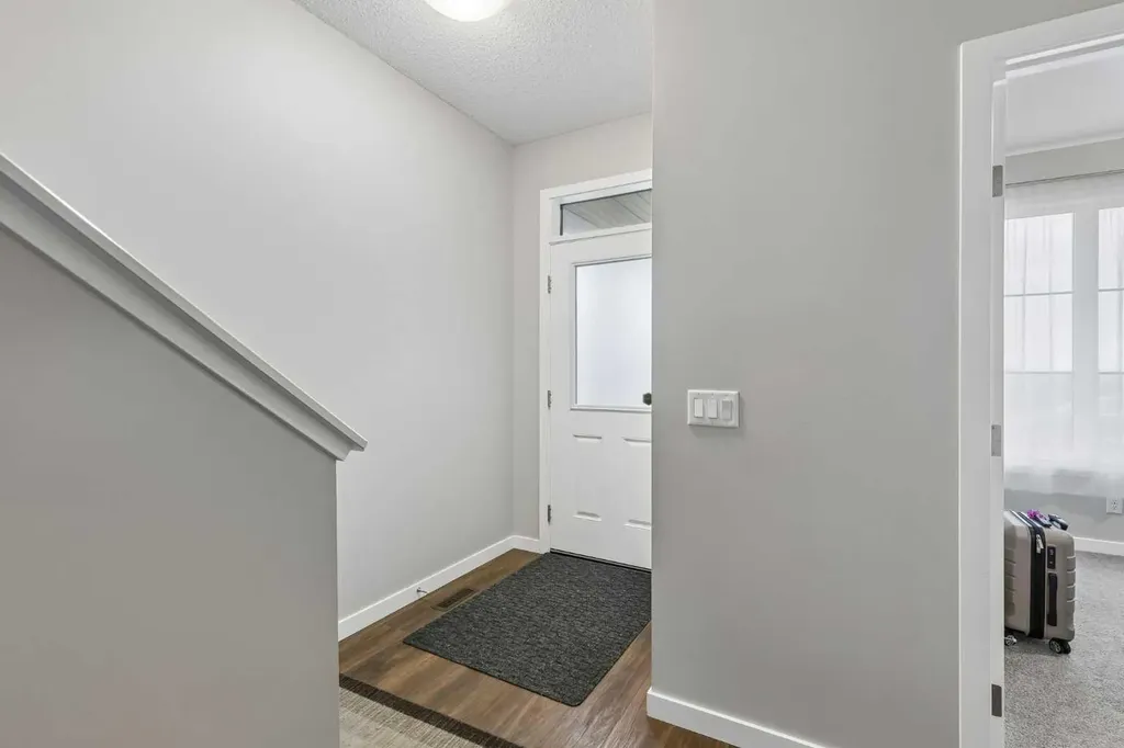 291 Magnolia Square SE Calgary AB T3M 2W6