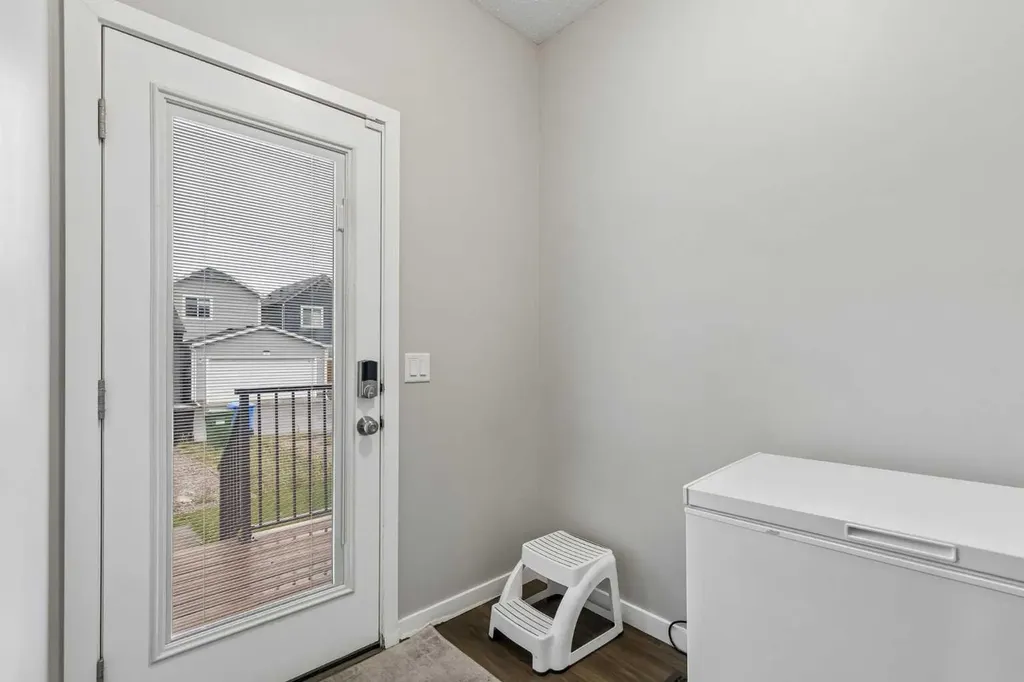 291 Magnolia Square SE Calgary AB T3M 2W6