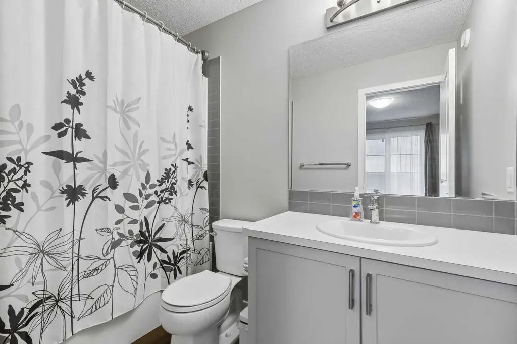291 Magnolia Square SE Calgary AB T3M 2W6