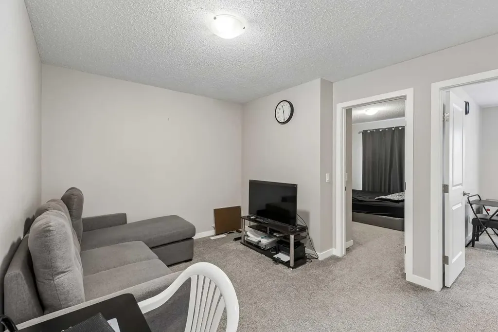 291 Magnolia Square SE Calgary AB T3M 2W6