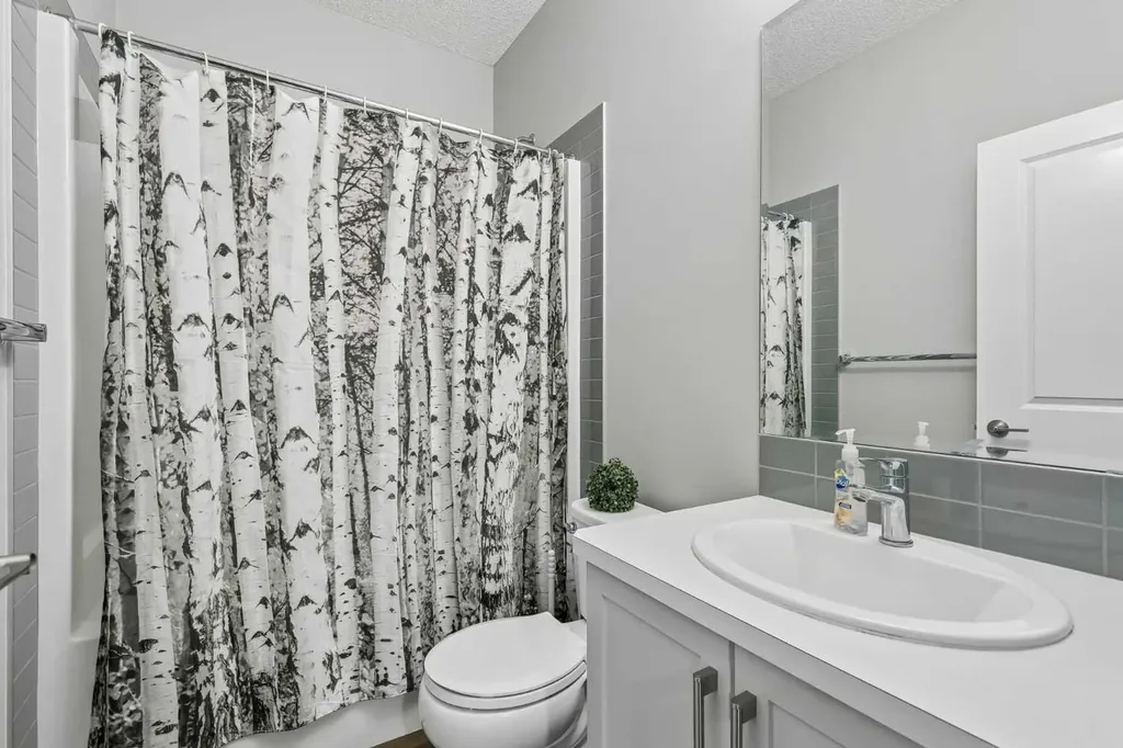 291 Magnolia Square SE Calgary AB T3M 2W6