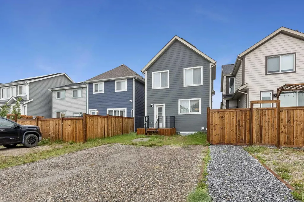 291 Magnolia Square SE Calgary AB T3M 2W6