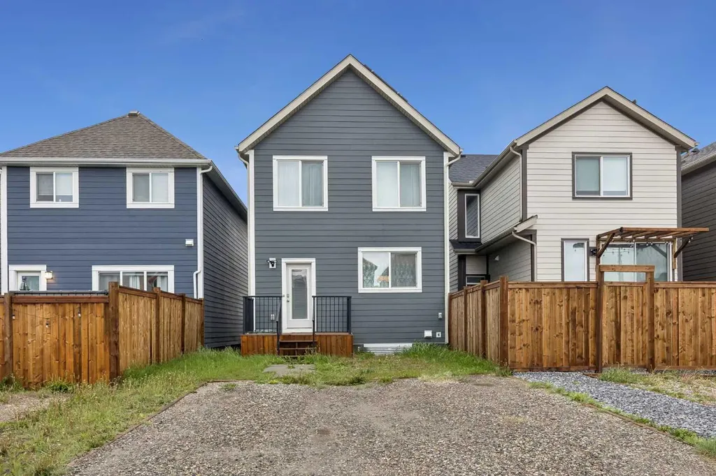 291 Magnolia Square SE Calgary AB T3M 2W6