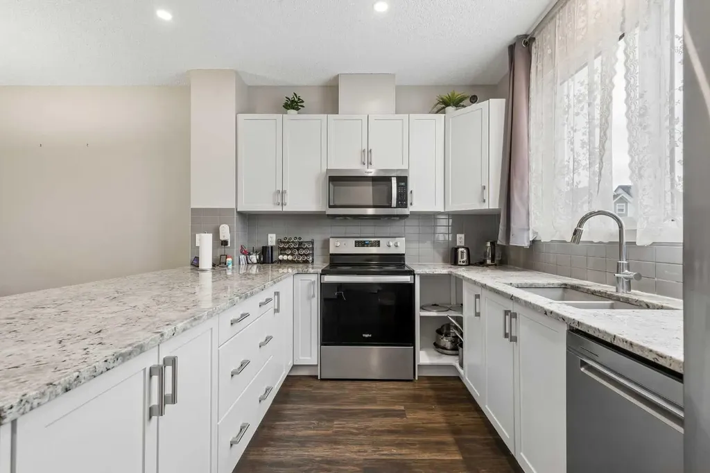 291 Magnolia Square SE Calgary AB T3M 2W6
